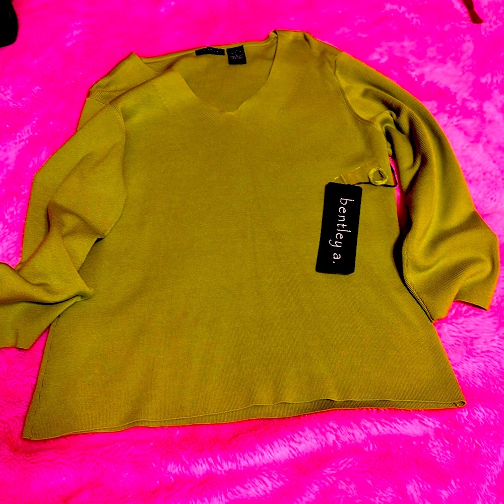 Bentley long sleeve lime green top size large new with tags